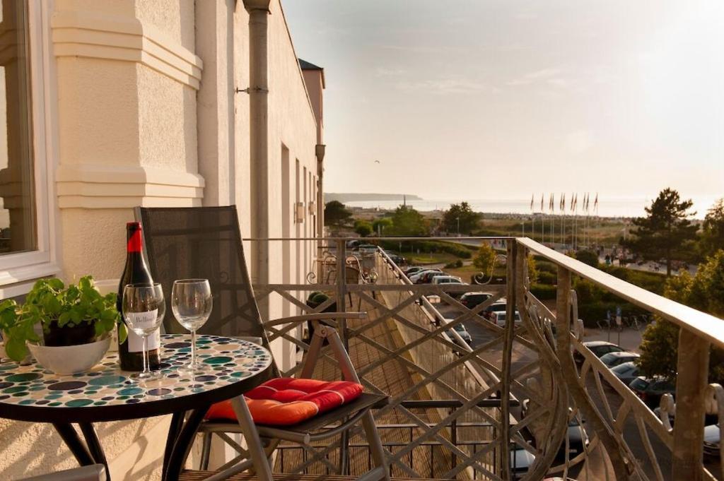 Villa Seeblick Warnemuende - Fewo Mit Meerblick Und Balkon Direkt Am Strand Fuer 2-4 Pers 로스토크 외부 사진