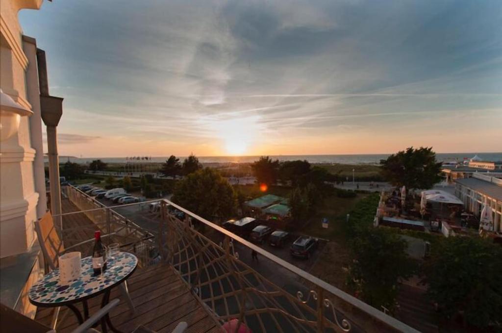 Villa Seeblick Warnemuende - Fewo Mit Meerblick Und Balkon Direkt Am Strand Fuer 2-4 Pers 로스토크 외부 사진